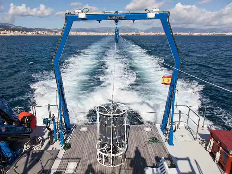 Efectos Navales Corona